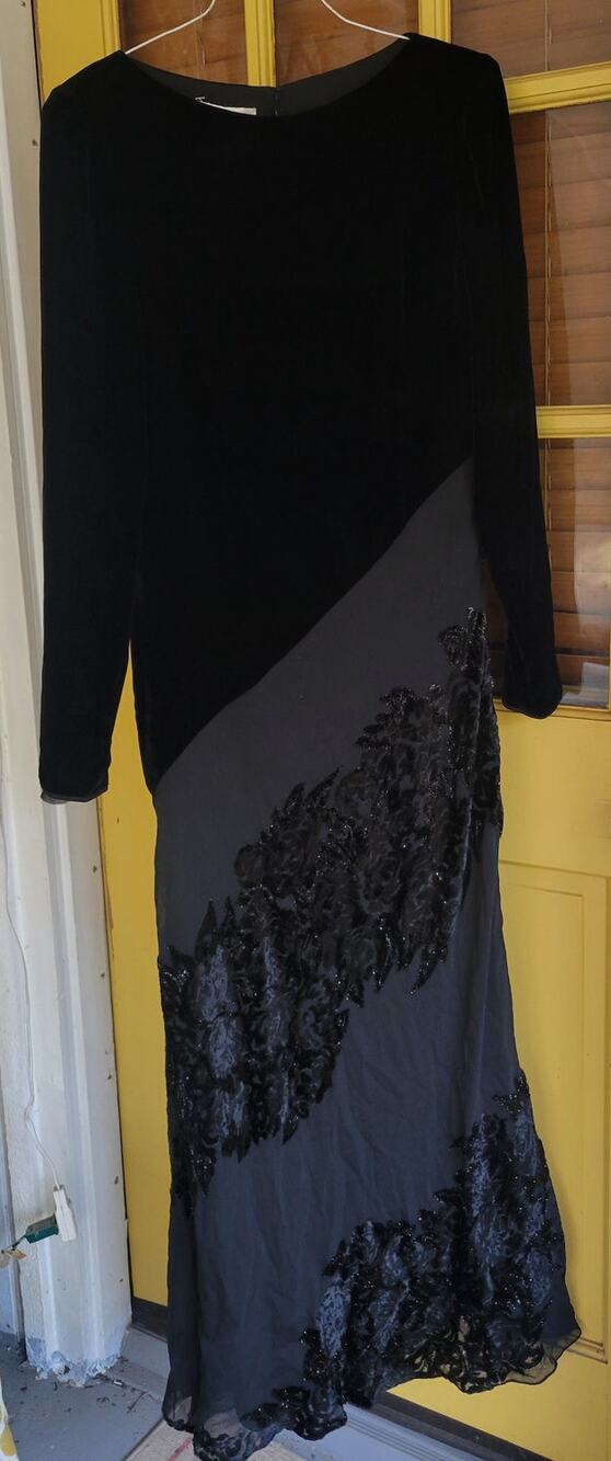 Vintage Rickie Freeman TJ Nites Black Velour Silk Embroidered Floral Gown Size 4